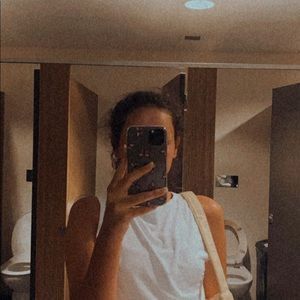 Meet your Posher, Ella